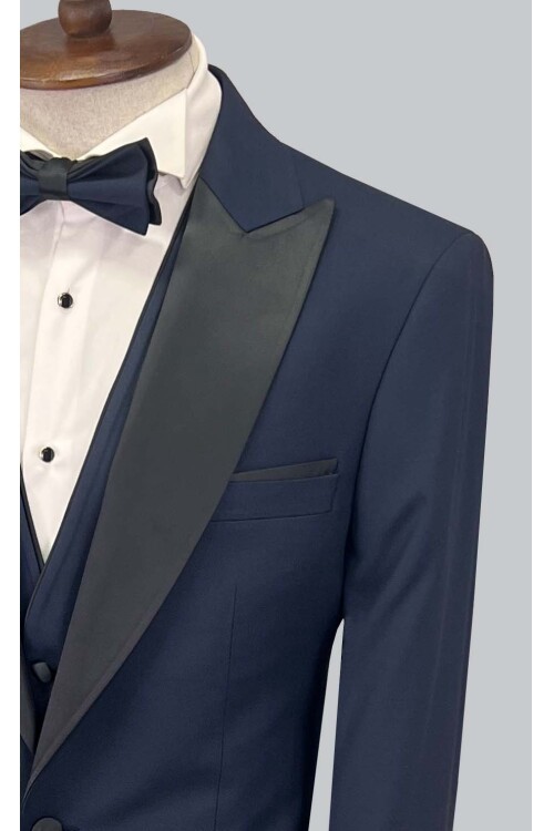 SUIT SARTORIA LACİVERT SİVRİ YAKA DAMATLIK 5648